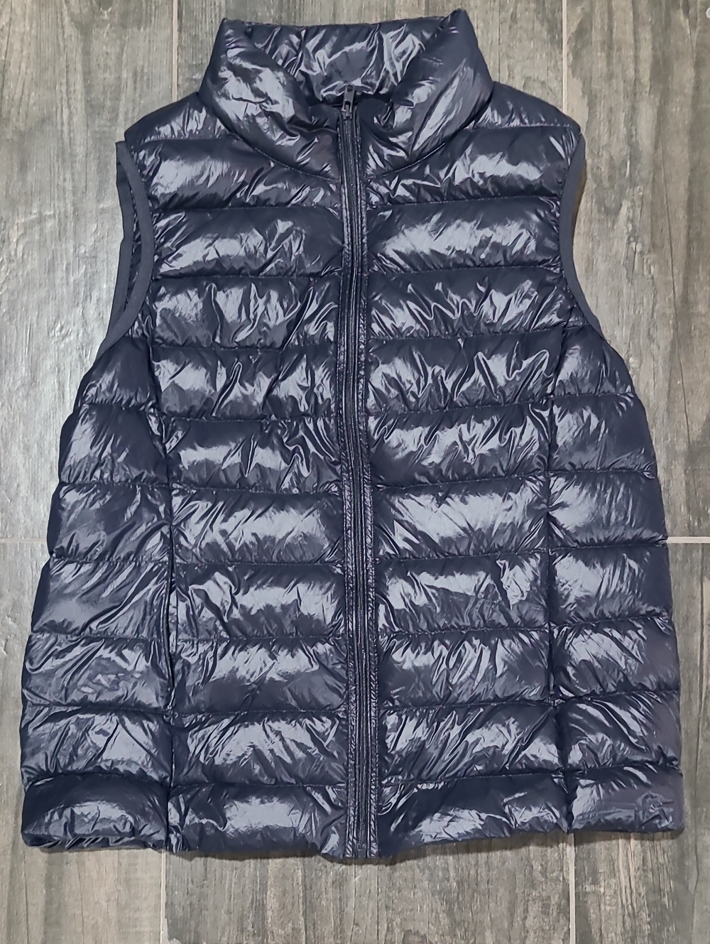 Sleek Quilted Puffer Vest in Navy
